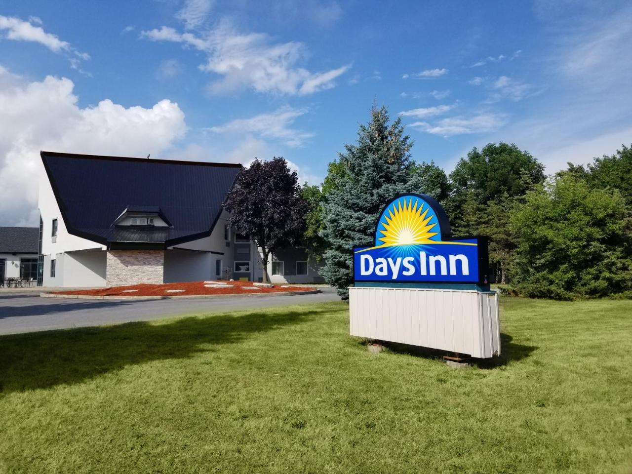 Days Inn By Wyndham Kingston Eksteriør billede